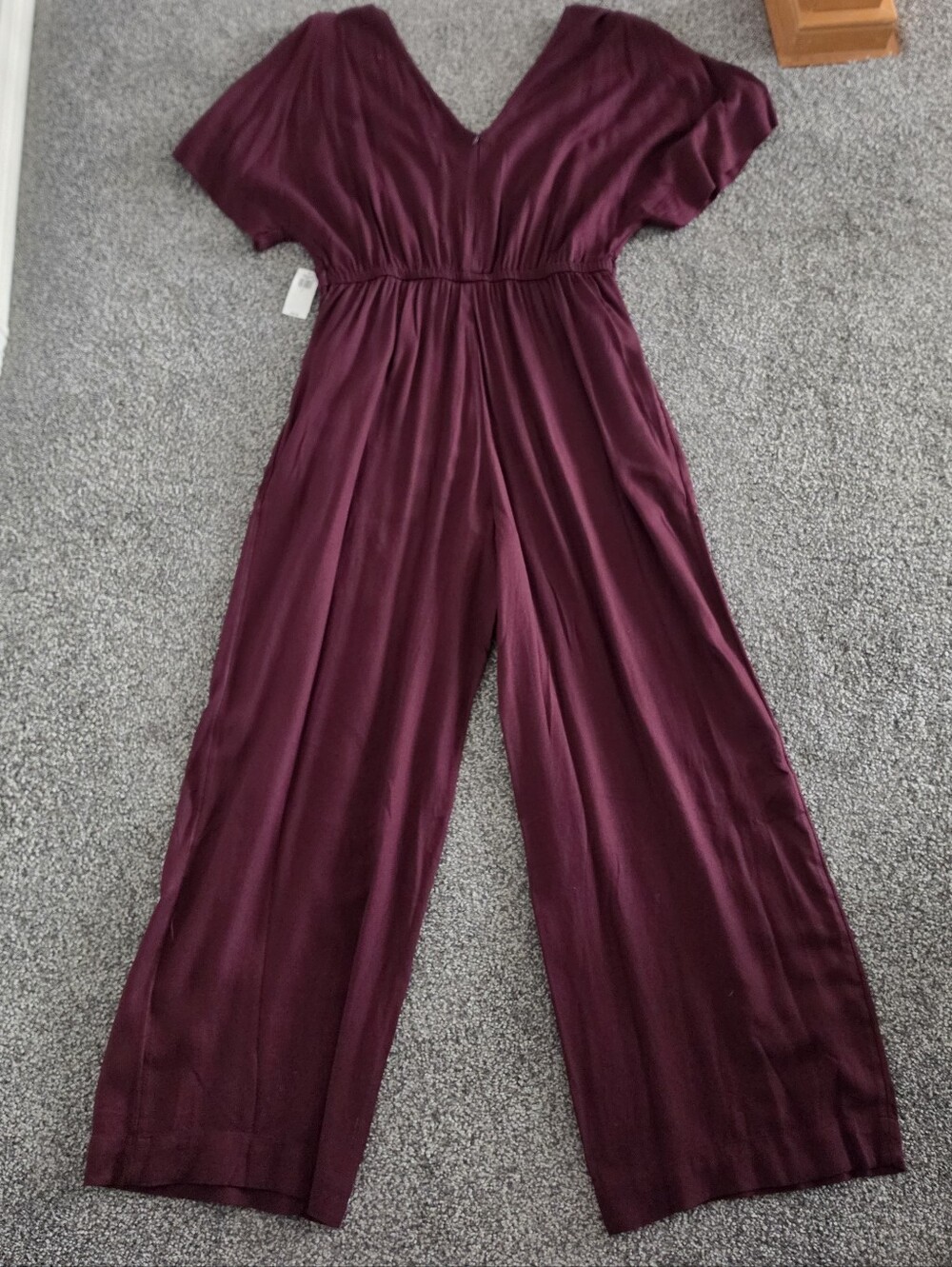 NWT! Old Navy Wine V-Neck Wide-Leg Jumpsuit - Picture 4 of 5